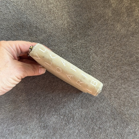 Bvlgari used zippy wallet.  Beige logo style.  Good condition! - Picture 11 of 11